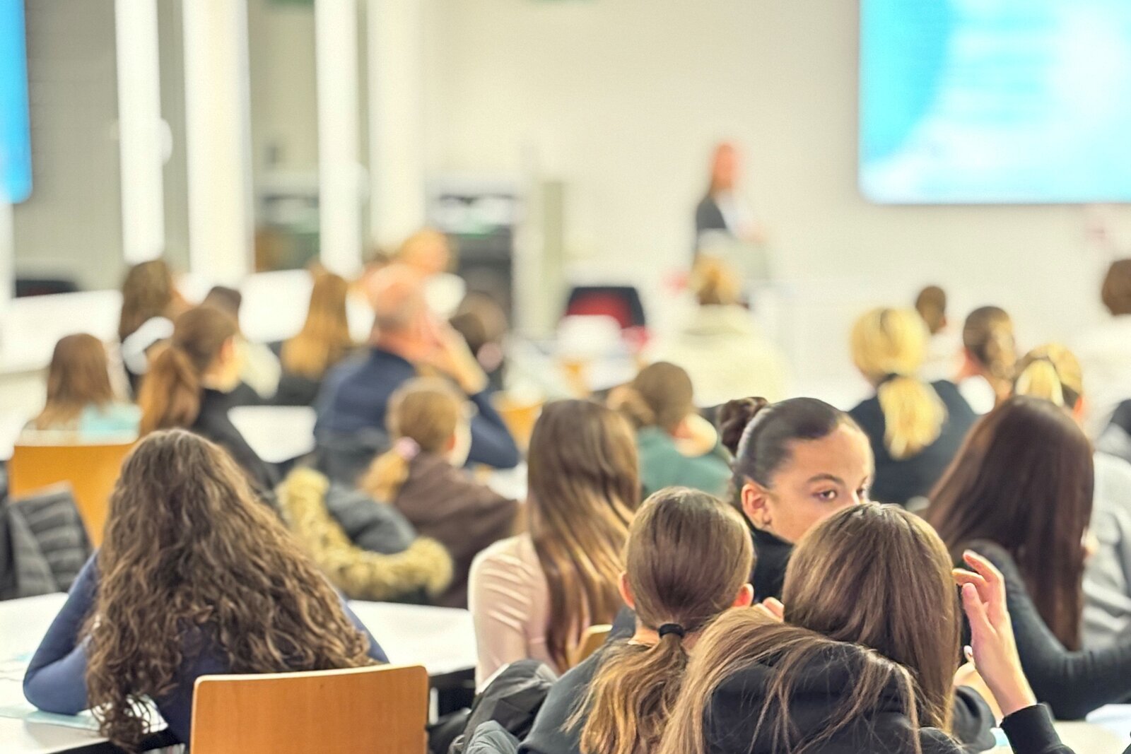 Grosser Andrang am Infoabend: Über 60 Interessierte entdecken die PHSH