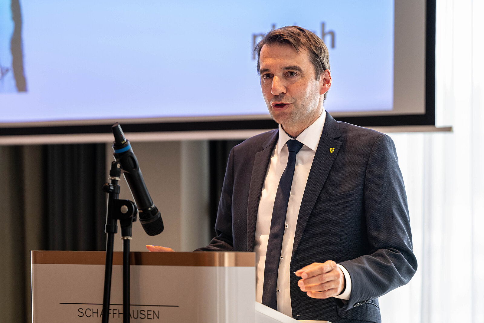 CAS Schulleitung: Erste Absolventinnen und Absolventen feiern erfolgreichen Abschluss