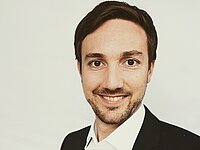 Dr. Johannes Blum